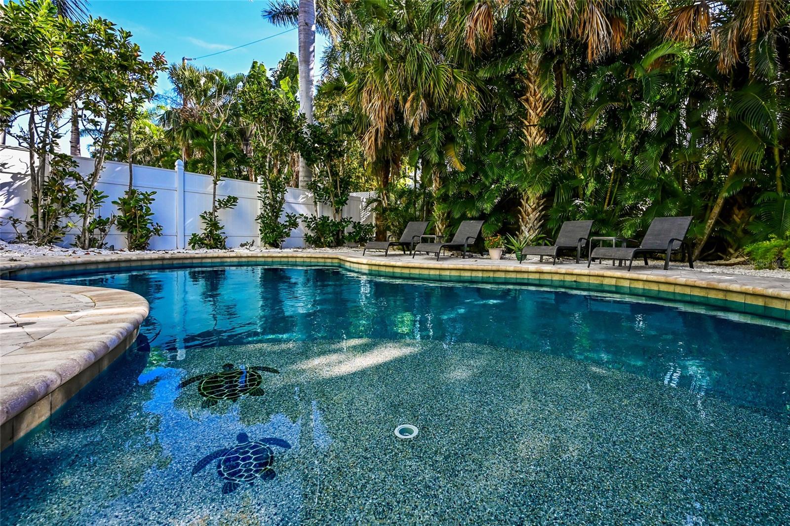 ISLAND SUN & BEACH - Residential