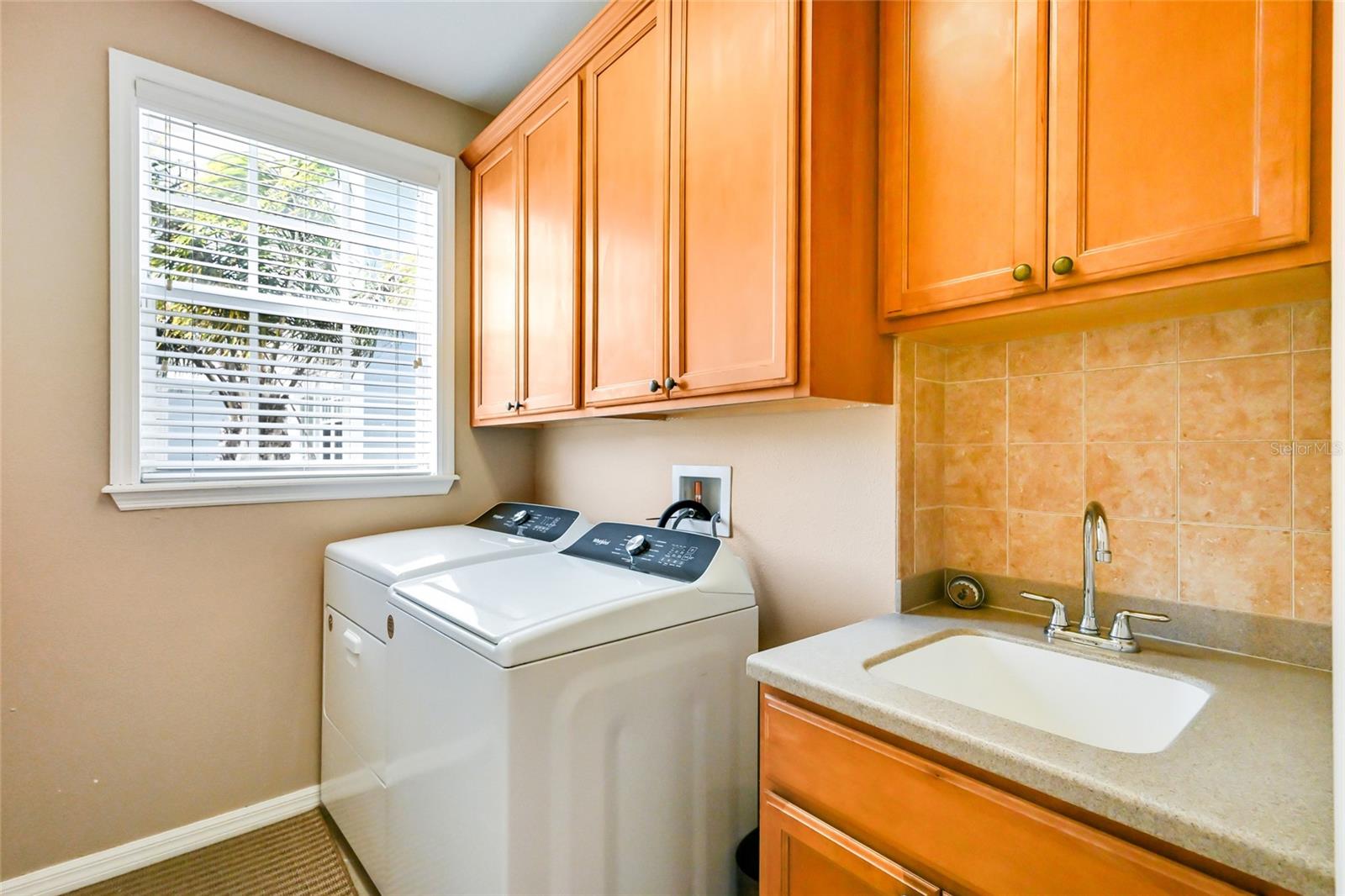 ISLAND SUN & BEACH - Residential