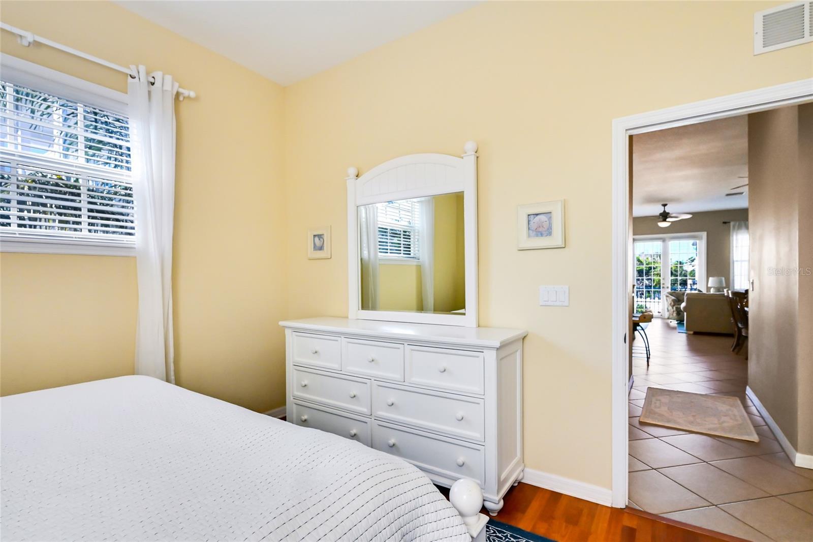 ISLAND SUN & BEACH - Residential