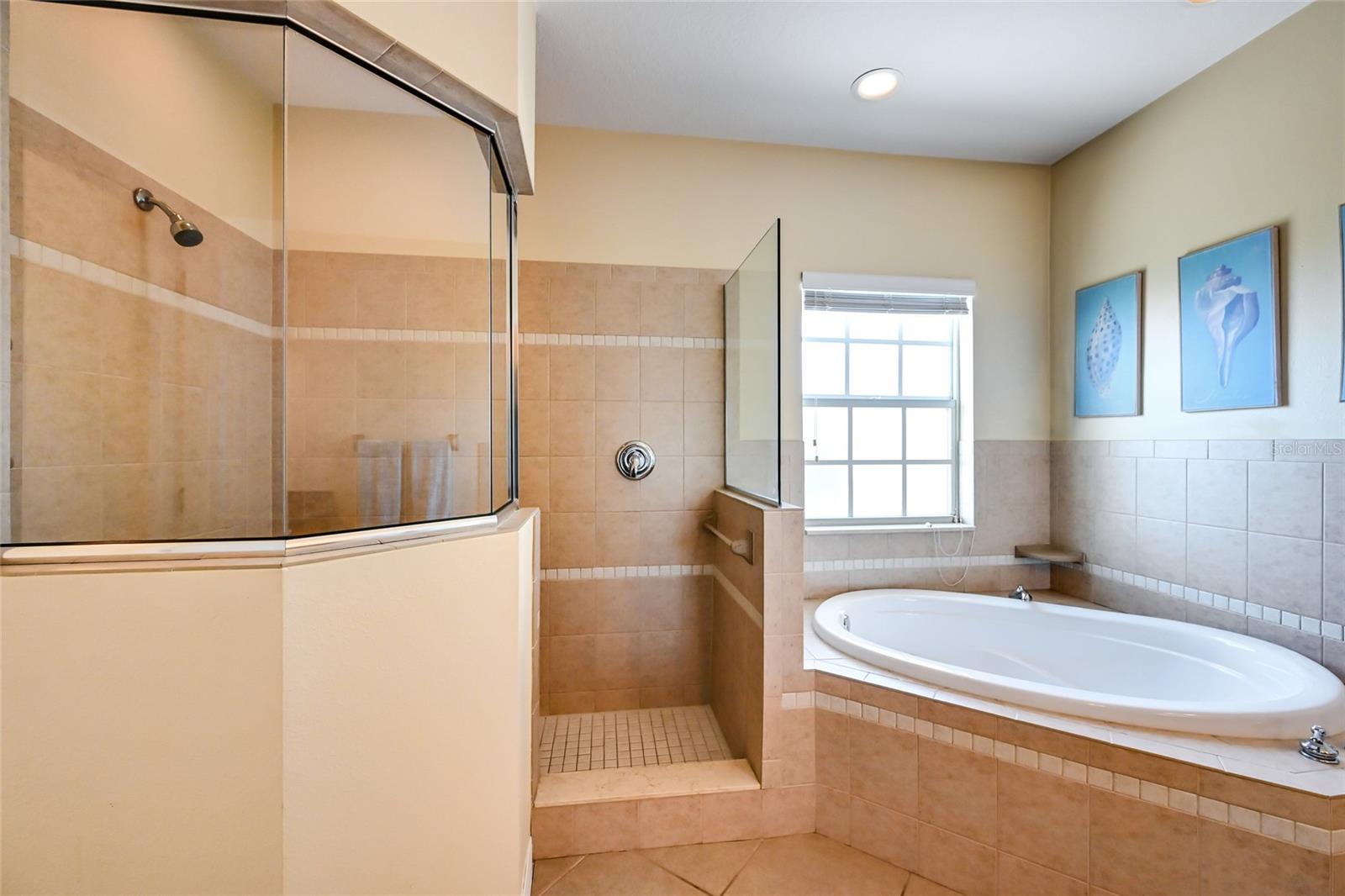 ISLAND SUN & BEACH - Residential