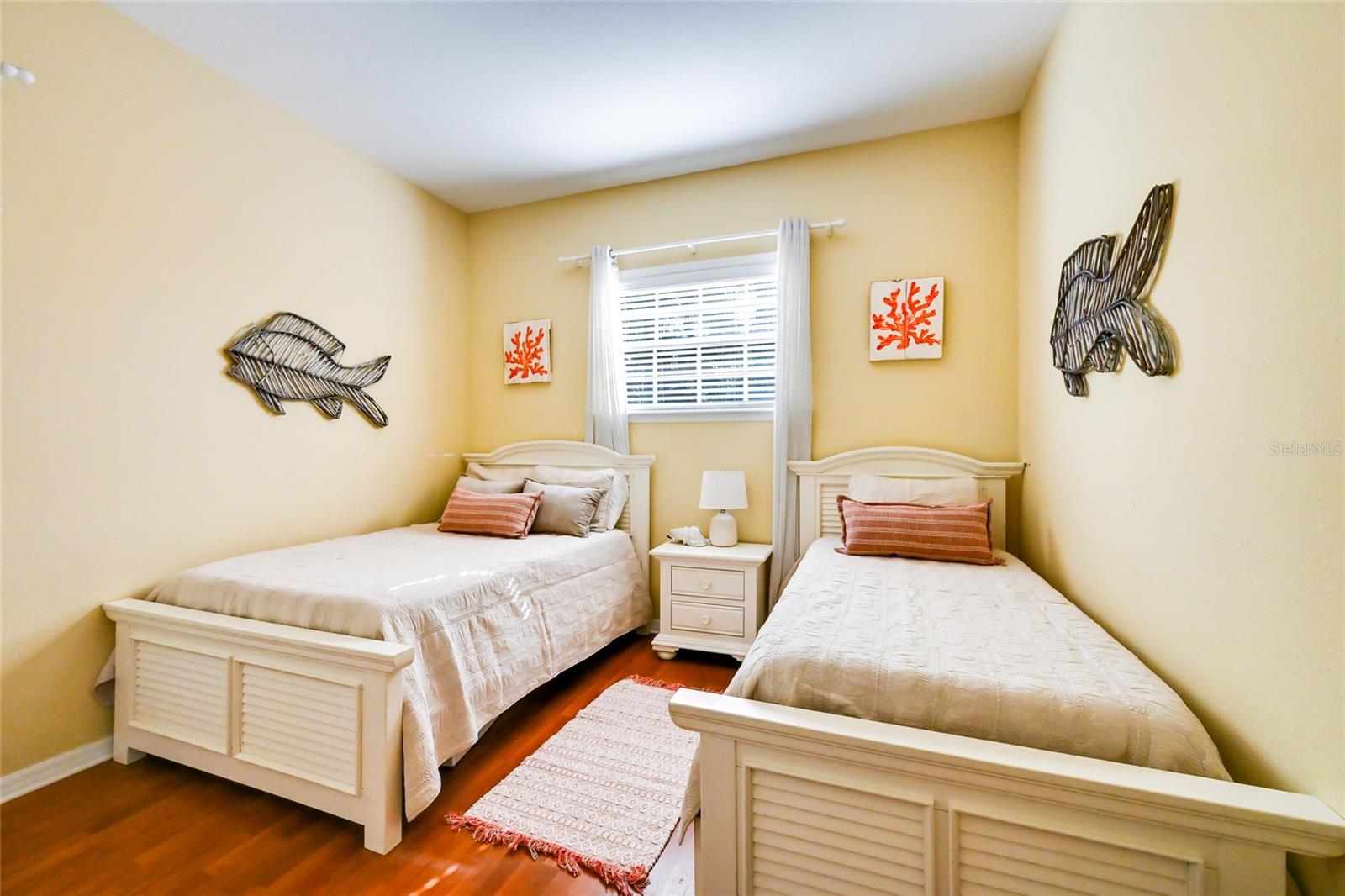 ISLAND SUN & BEACH - Residential