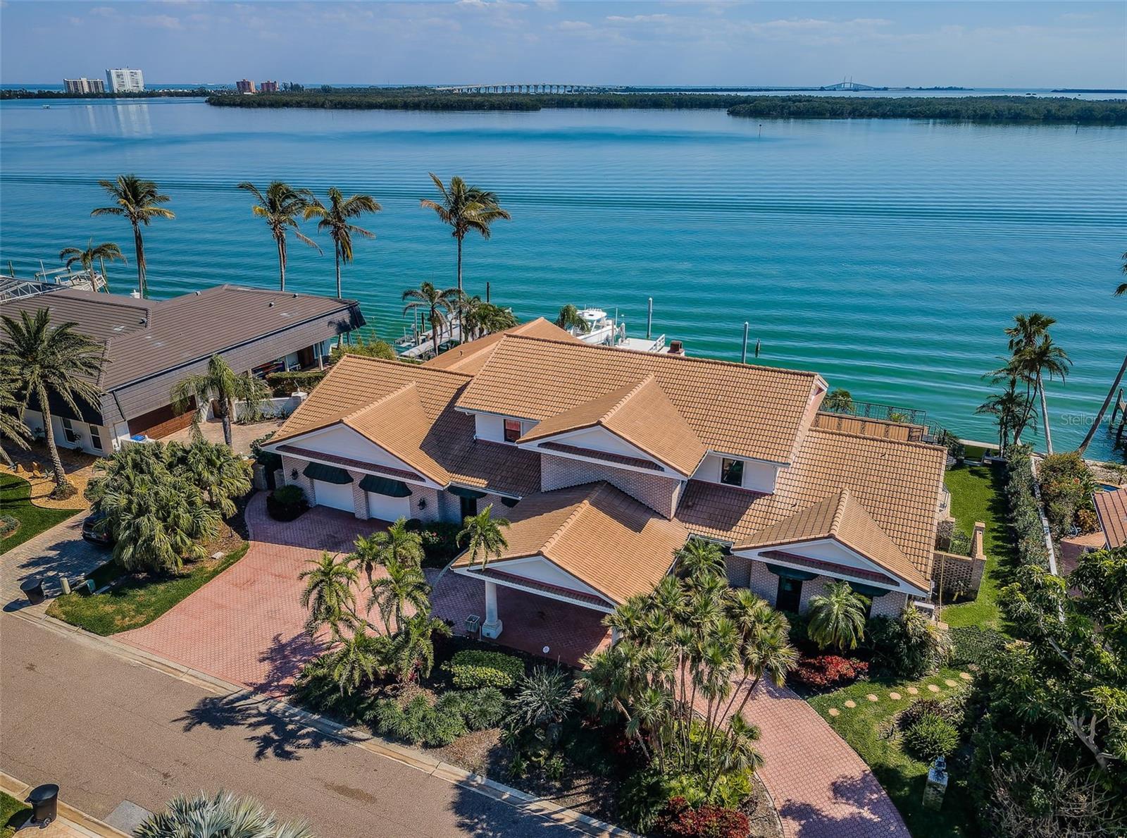 BAYWAY ISLES - Residential
