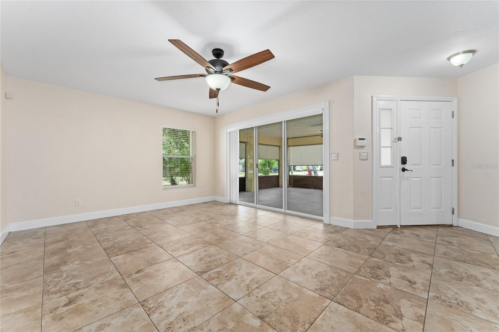 OAK TREE GARDENS TWNHMS - Residential
