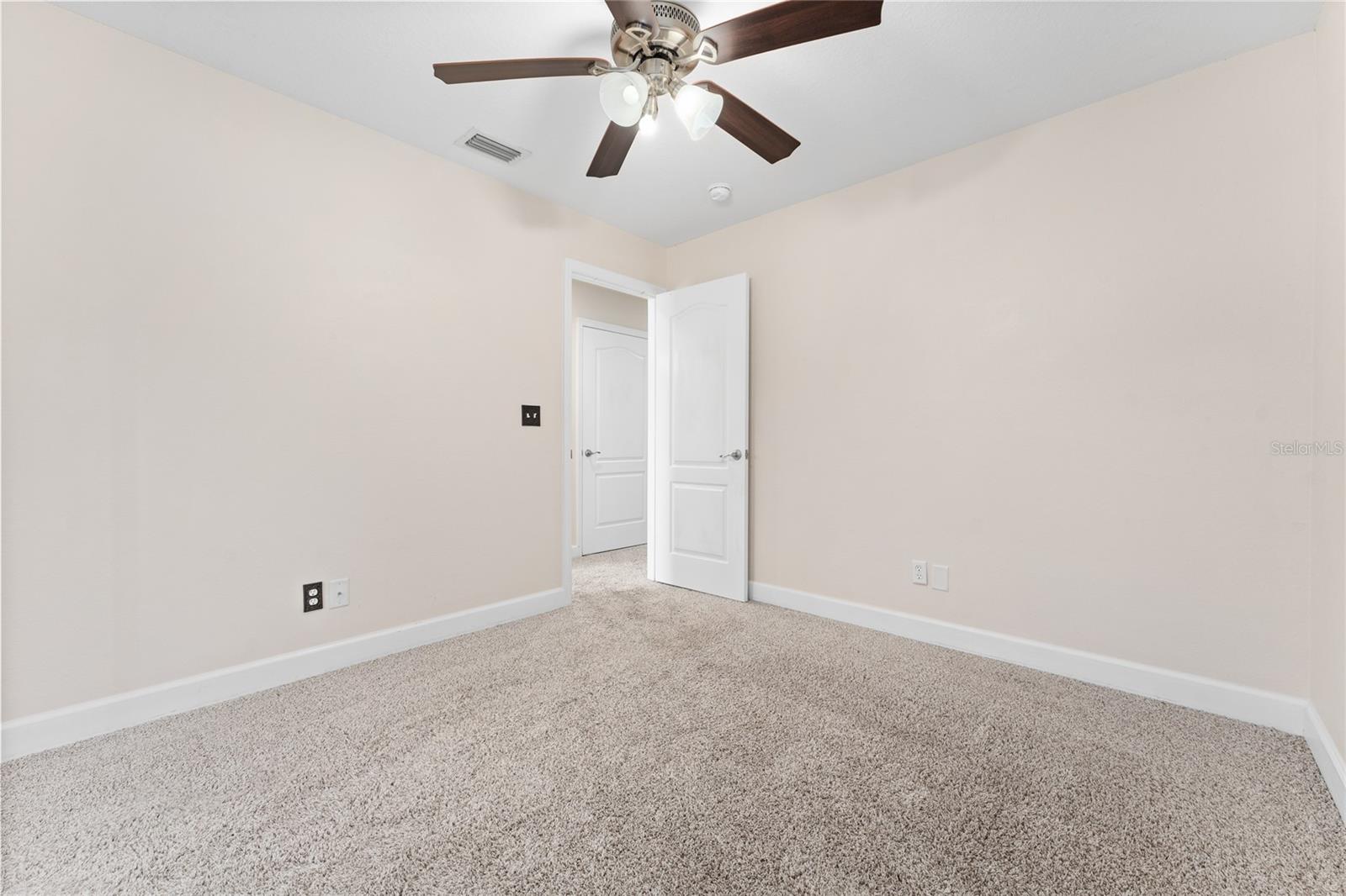 OAK TREE GARDENS TWNHMS - Residential