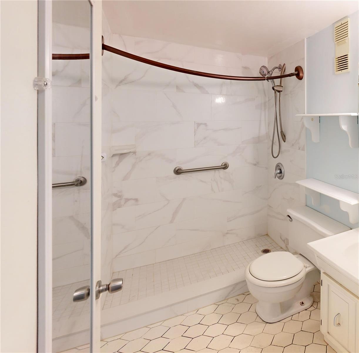 SLEEPY HARBOUR APTS CONDO - Residential