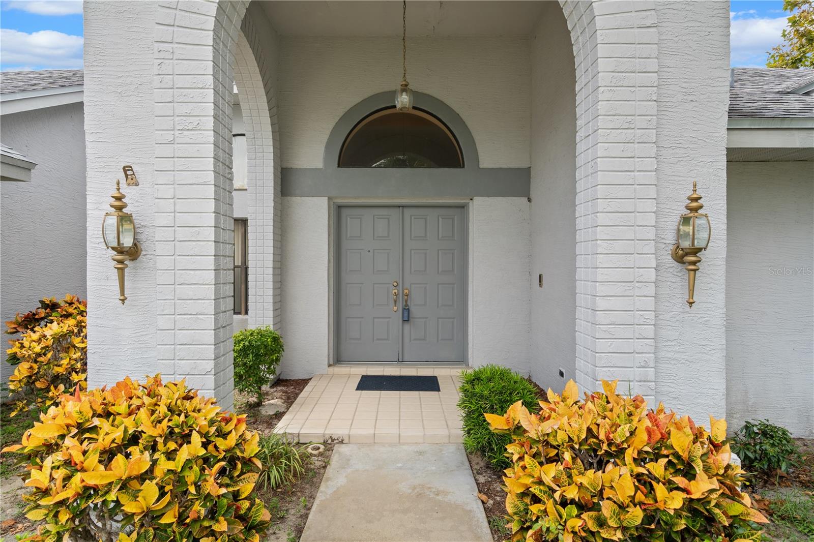 3225 GLENWOOD CIRCLE