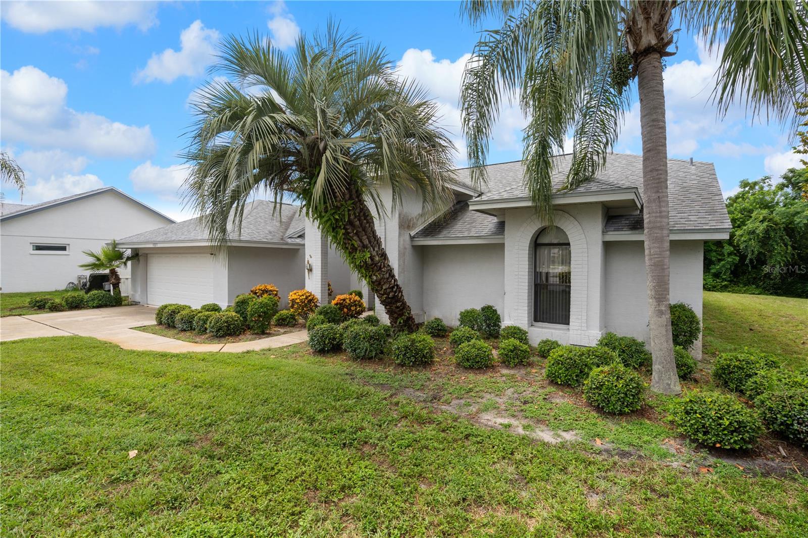 3225 GLENWOOD CIRCLE