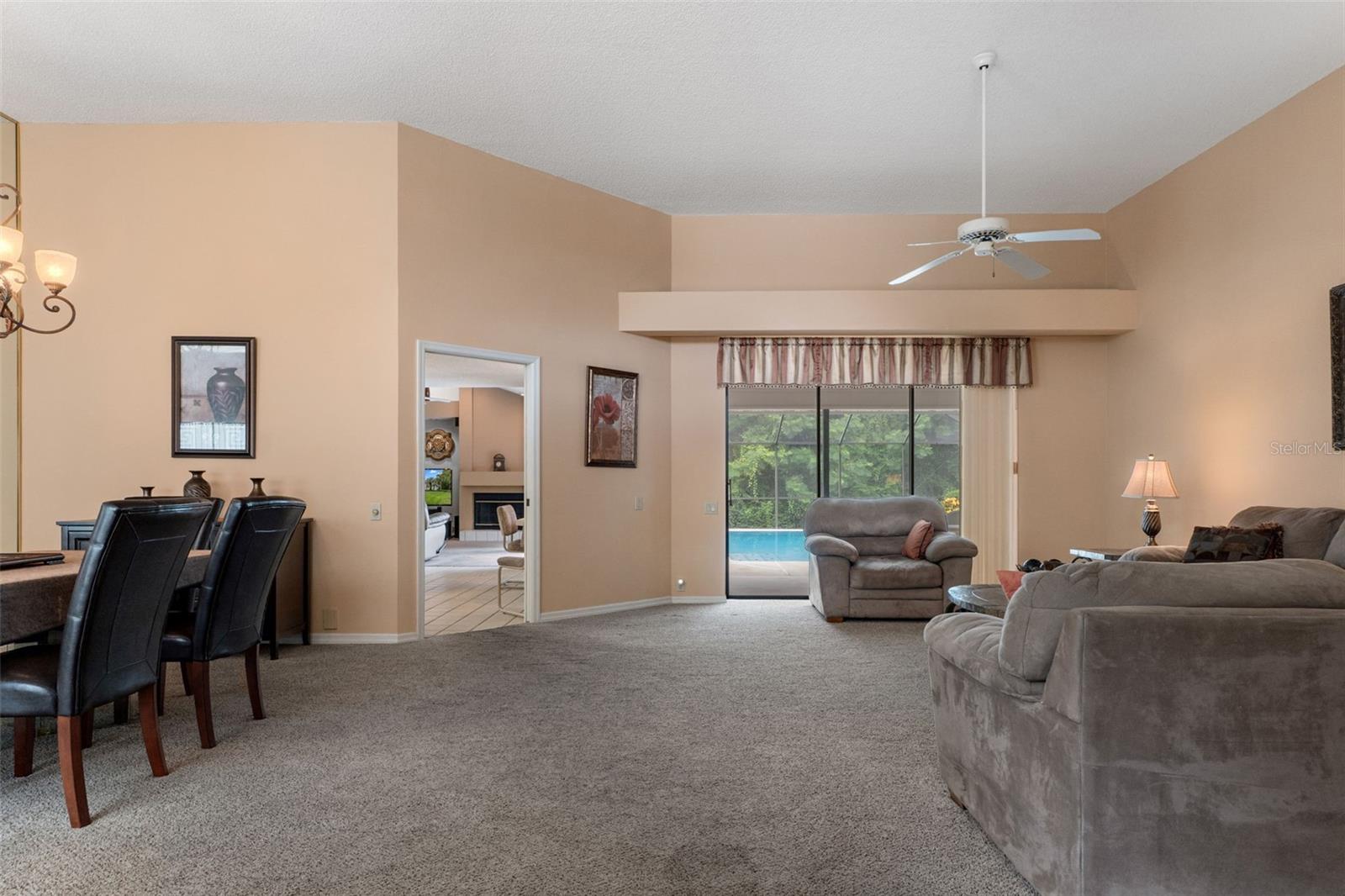 3225 GLENWOOD CIRCLE