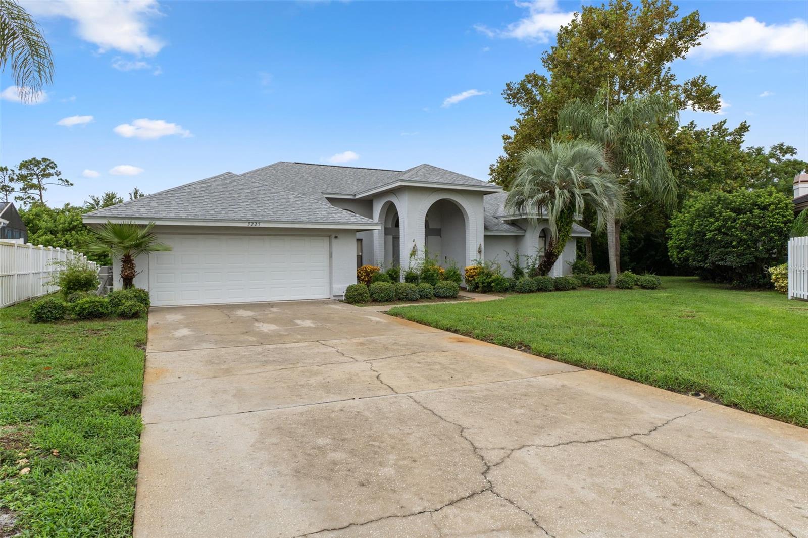3225 GLENWOOD CIRCLE