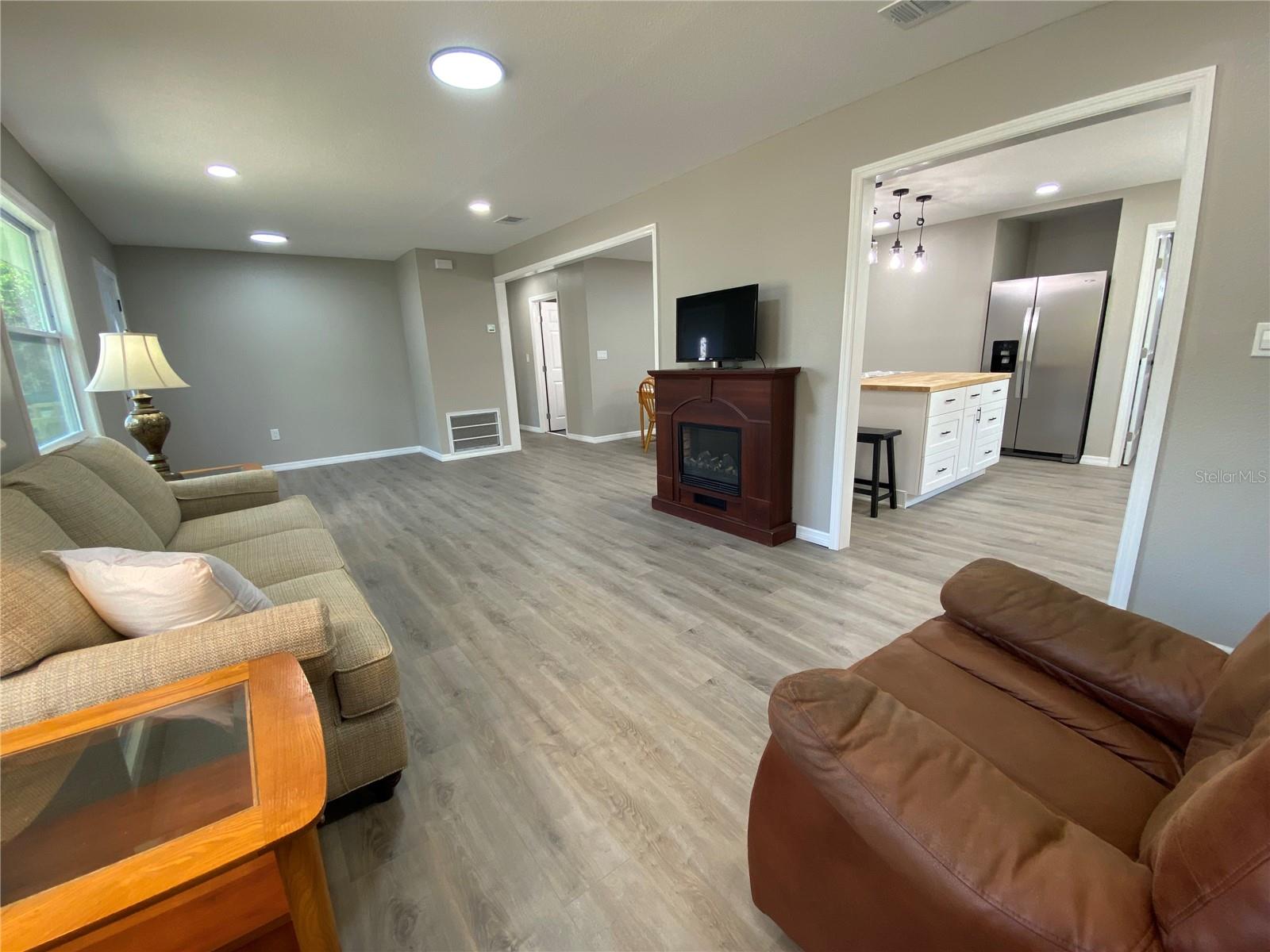 MOON LAKE ESTATES - Residential