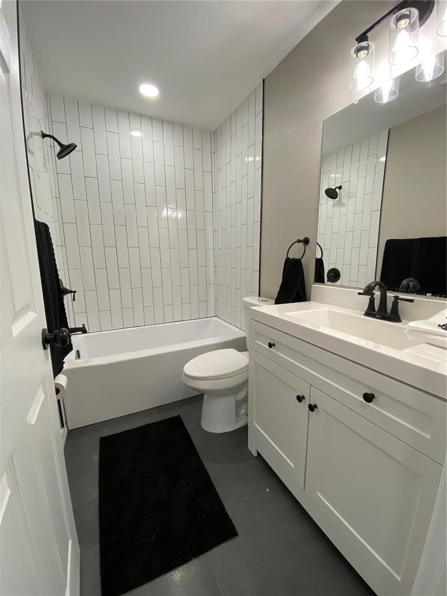 MOON LAKE ESTATES - Residential