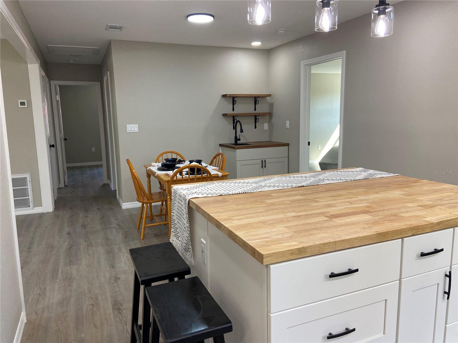 MOON LAKE ESTATES - Residential