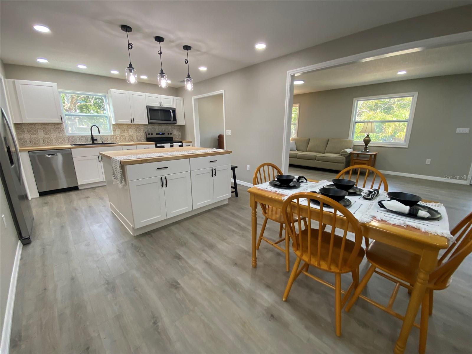 MOON LAKE ESTATES - Residential