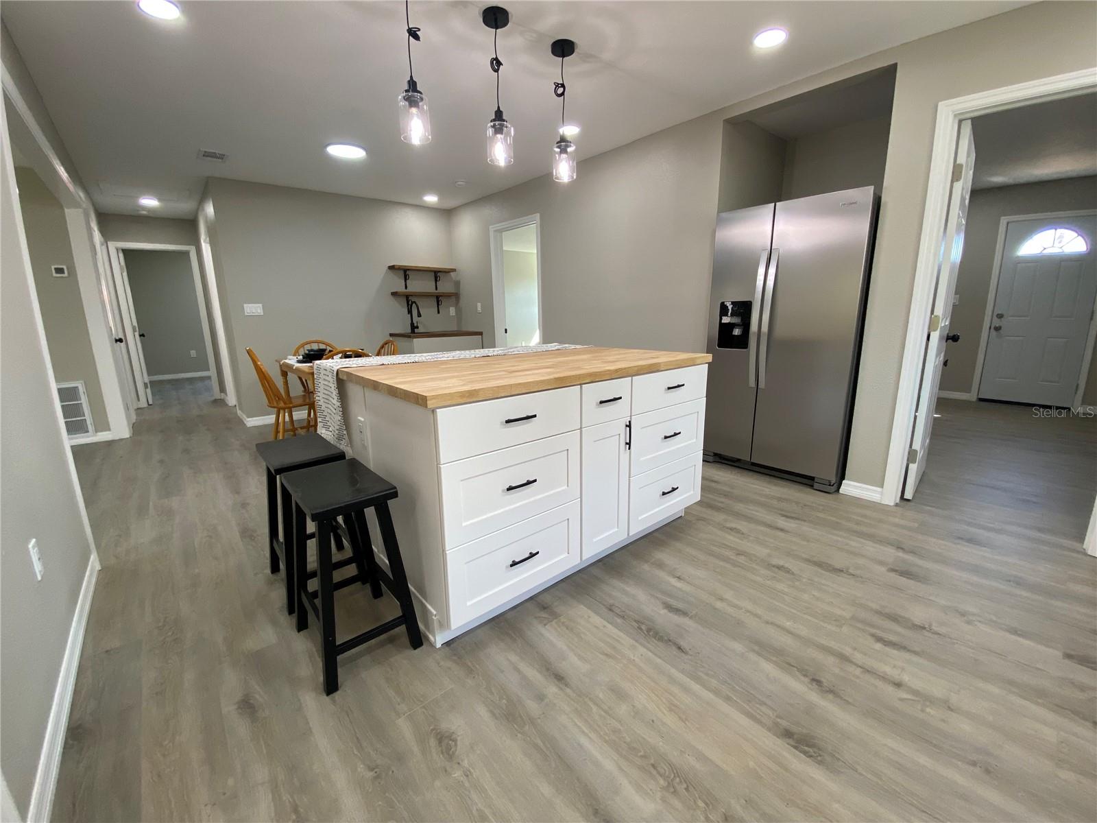 MOON LAKE ESTATES - Residential