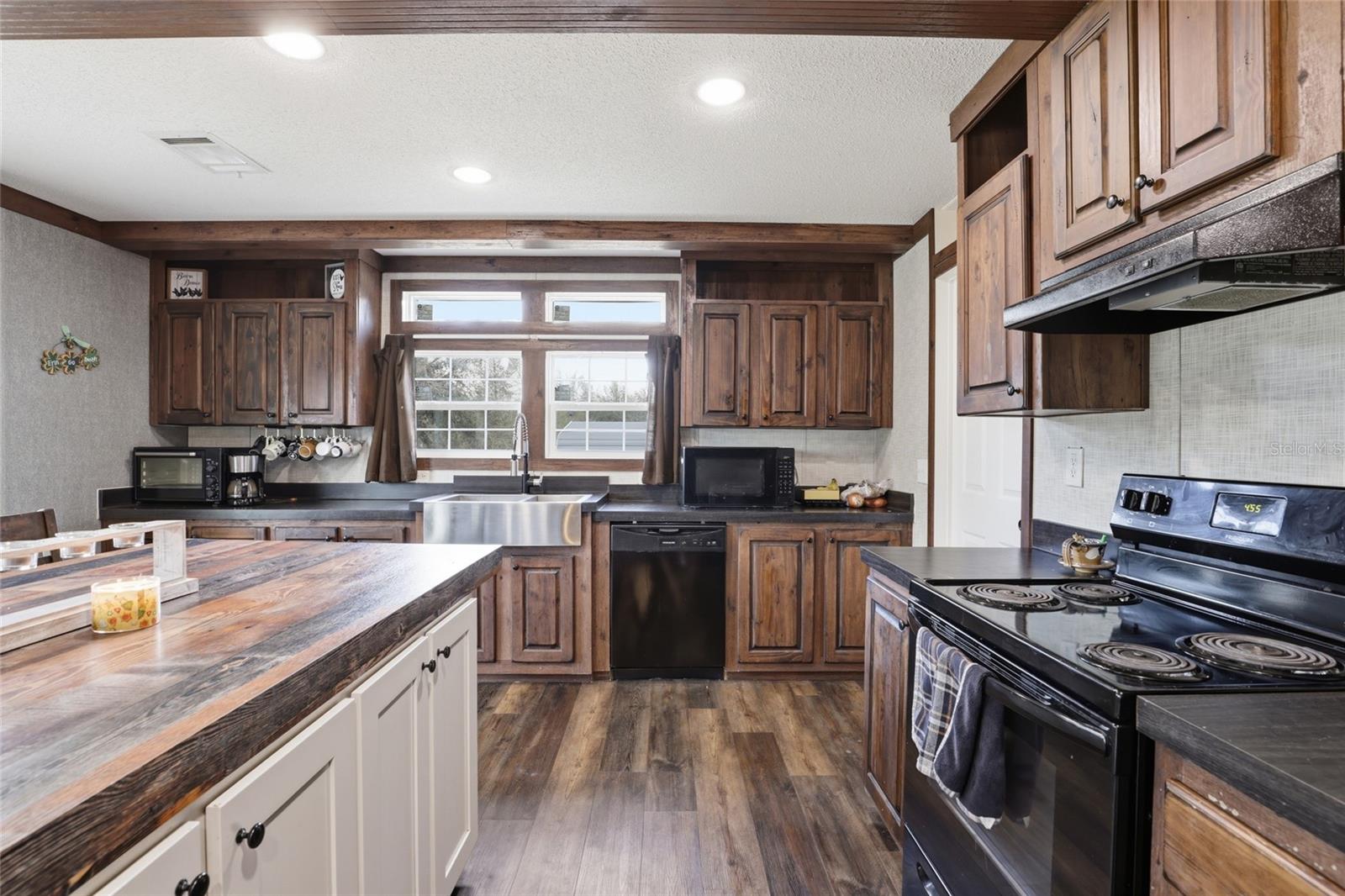 CROSS ROADS SUB - Residential