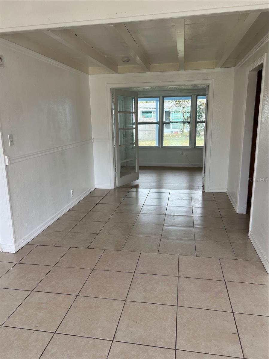 LAS LOMAS DE SARASOTA - Residential Lease