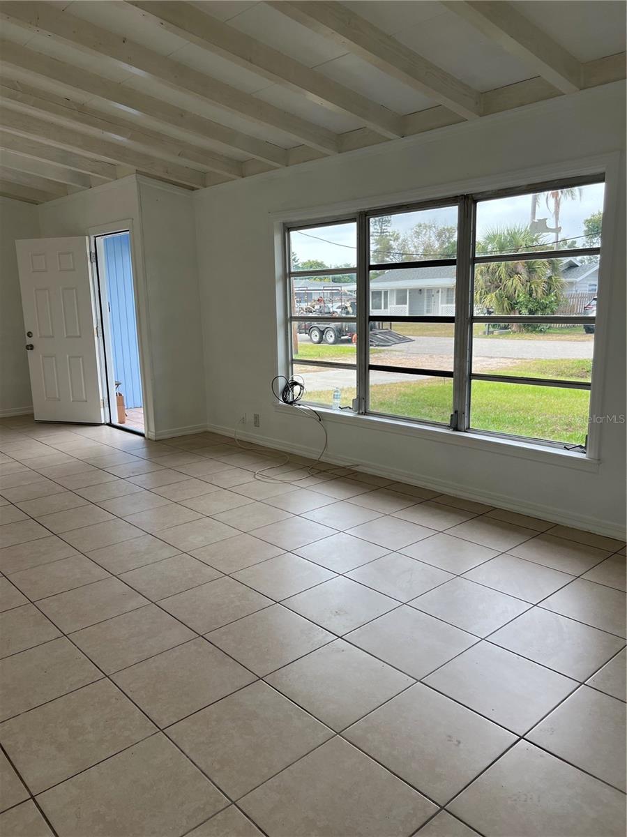 LAS LOMAS DE SARASOTA - Residential Lease