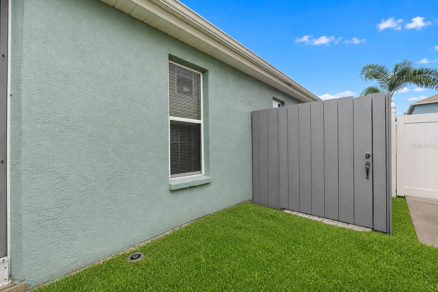 8620 PERSEA COURT