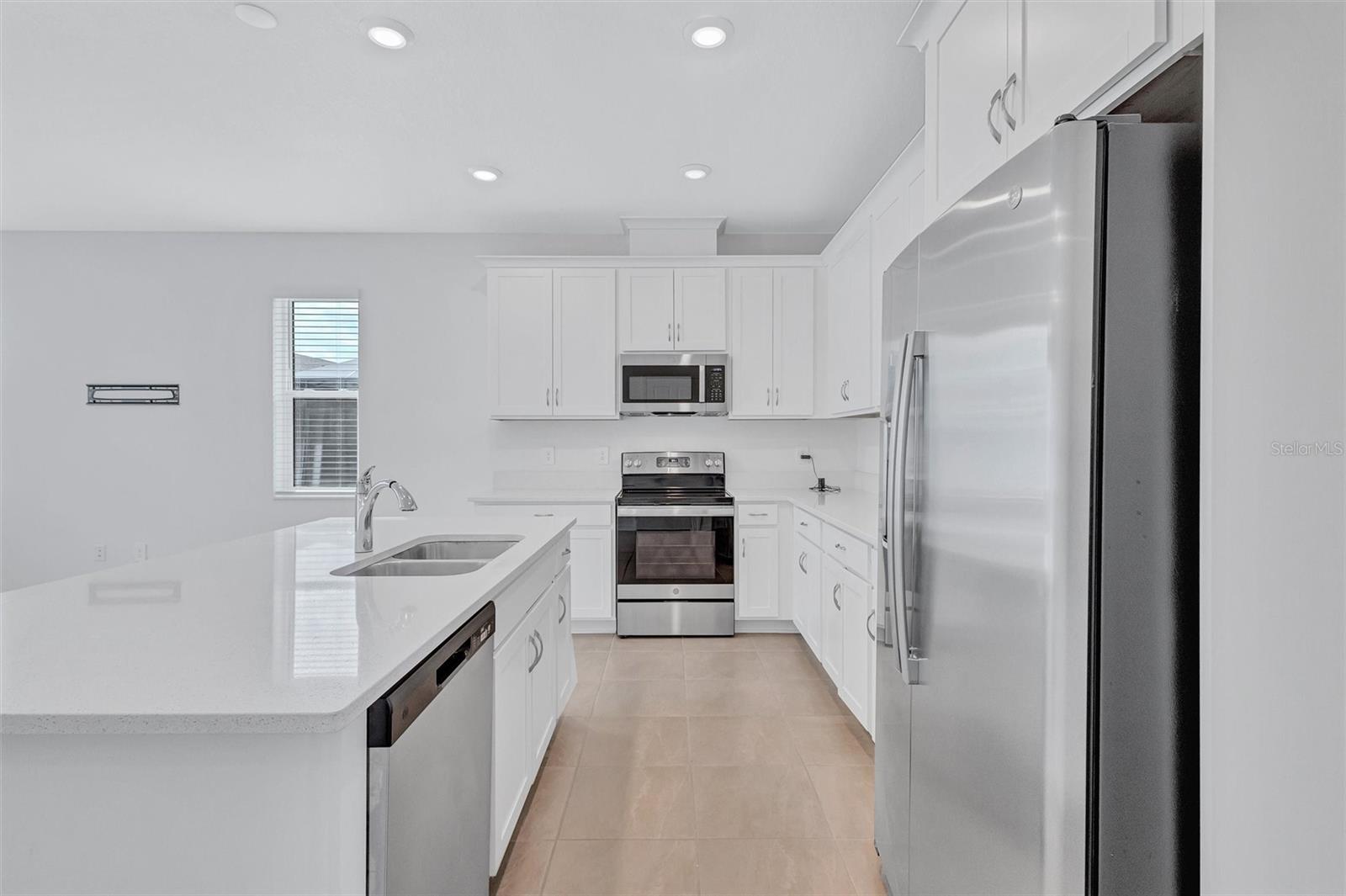 NAUTIQUE/WATERSIDE - Residential Lease