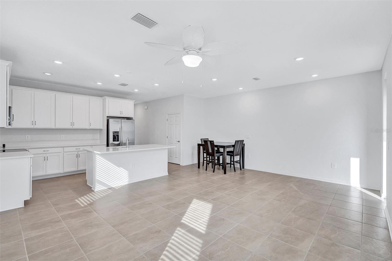 NAUTIQUE/WATERSIDE - Residential Lease