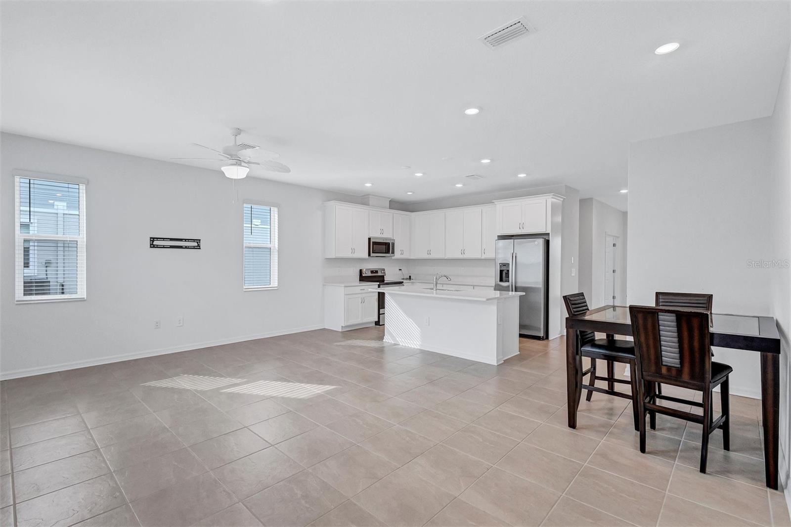 NAUTIQUE/WATERSIDE - Residential Lease