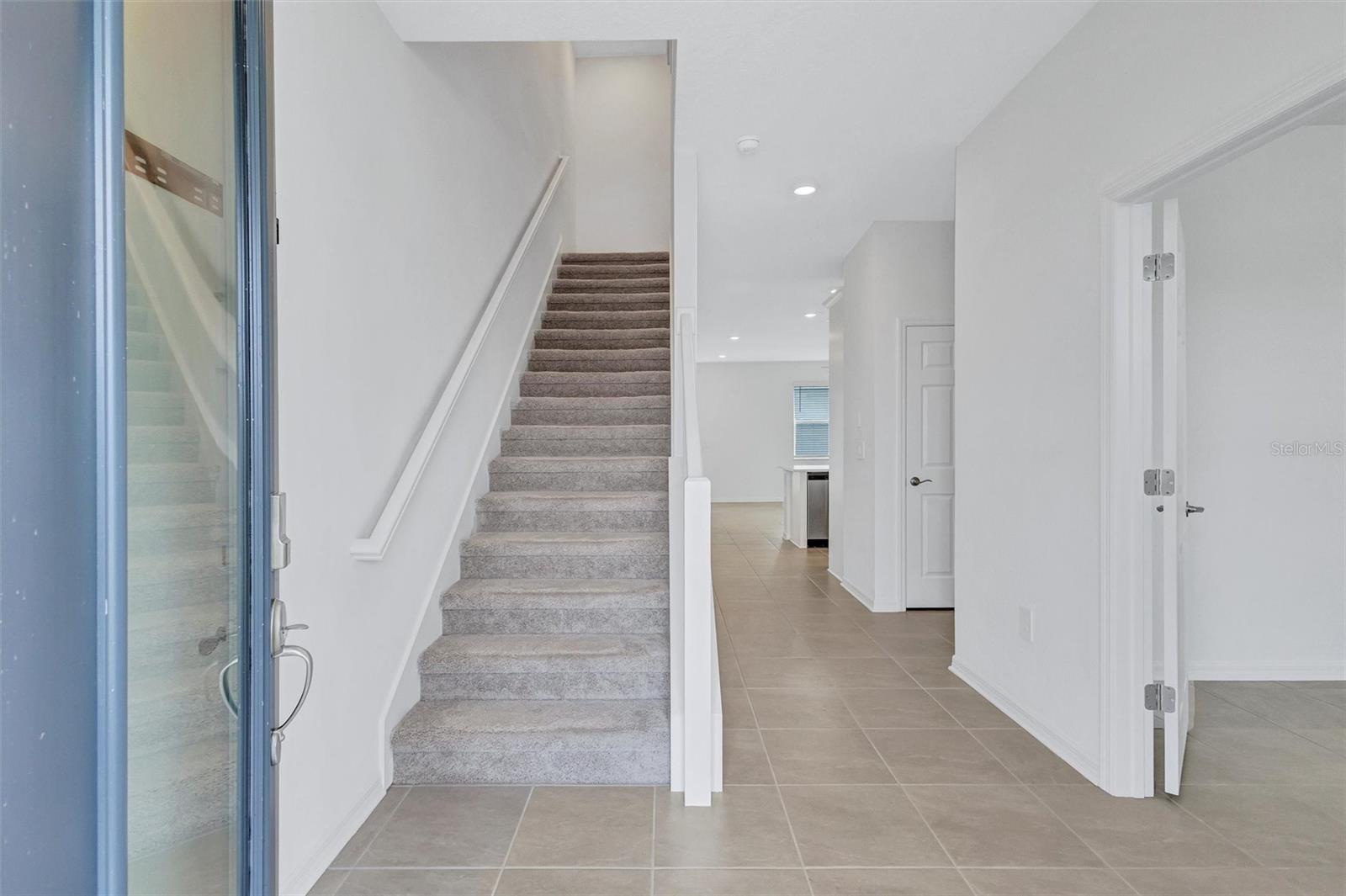 NAUTIQUE/WATERSIDE - Residential Lease