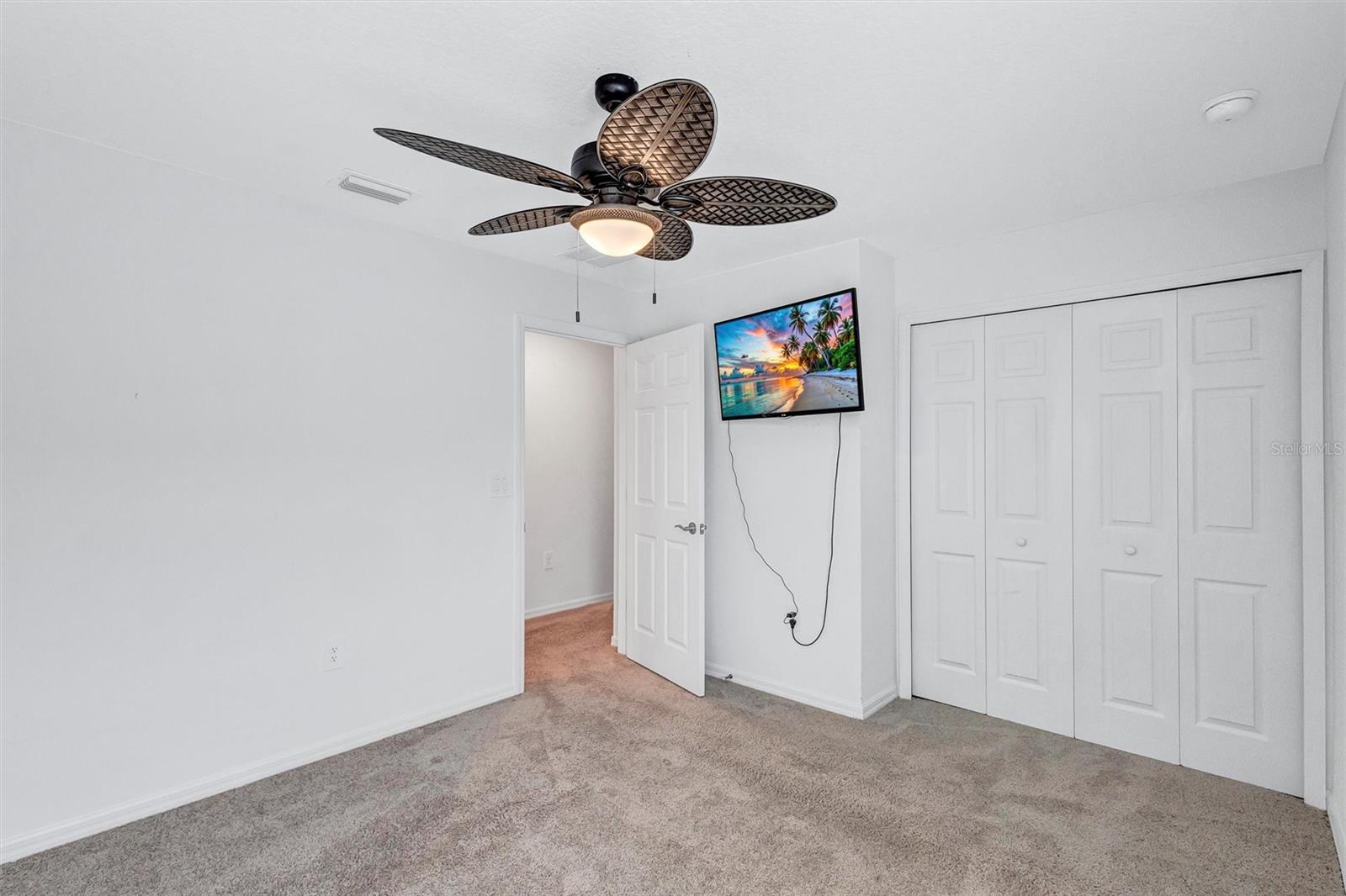 NAUTIQUE/WATERSIDE - Residential Lease