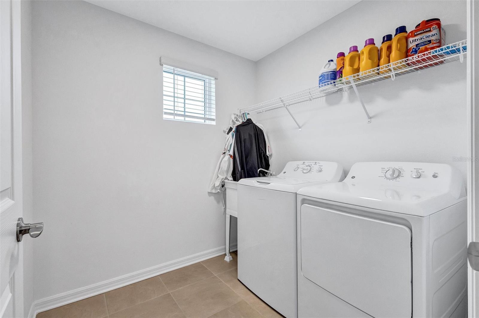 NAUTIQUE/WATERSIDE - Residential Lease