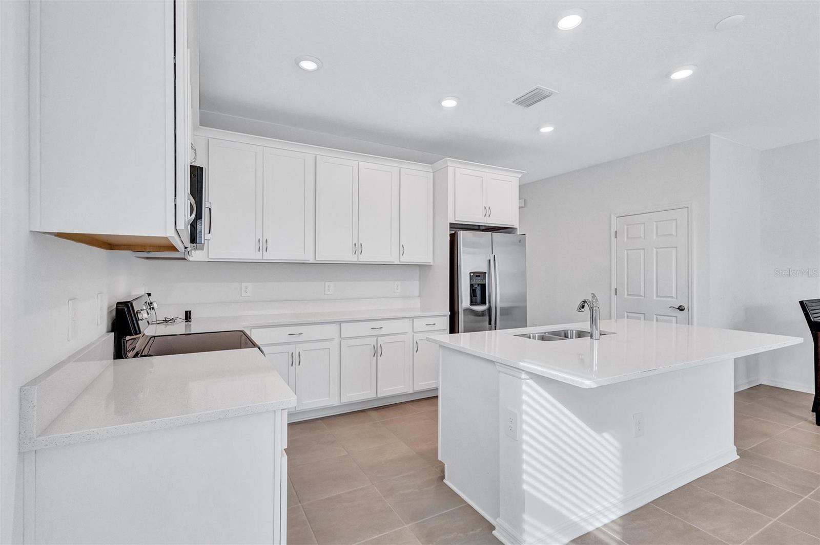 NAUTIQUE/WATERSIDE - Residential Lease