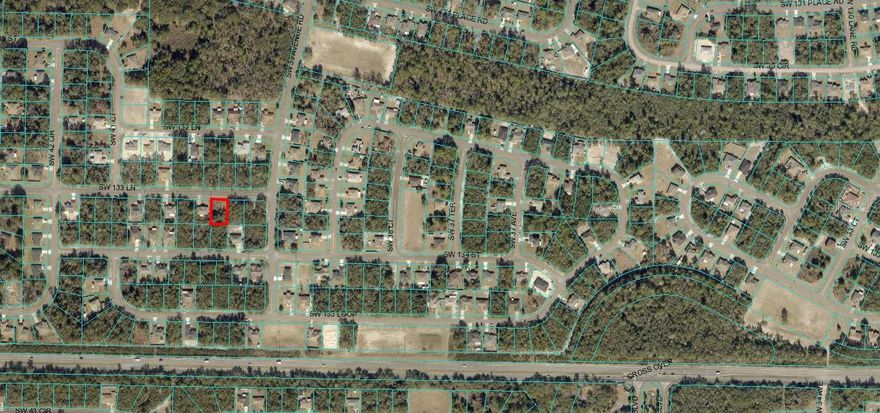 Very nice lot with ease access to I-75 and shopping.  Near Bellebiew and 20 minutes from Ocala.