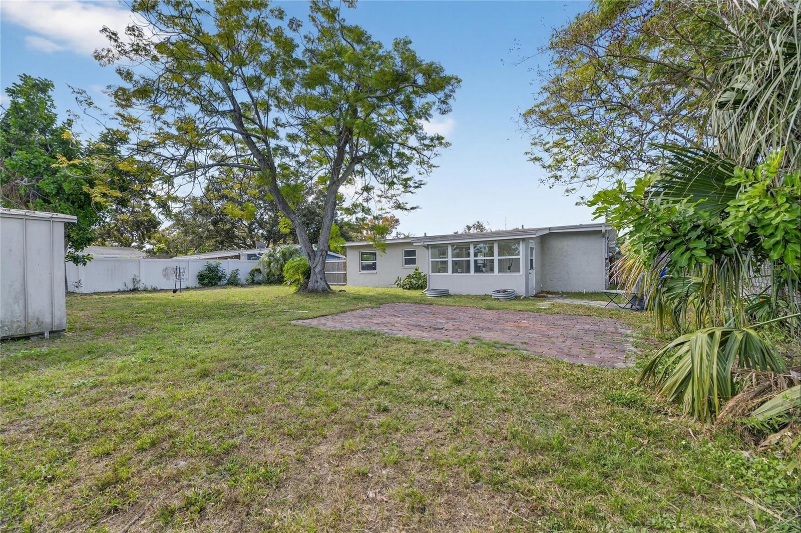 CROSS BAYOU ESTATES 1ST ADD - Residential