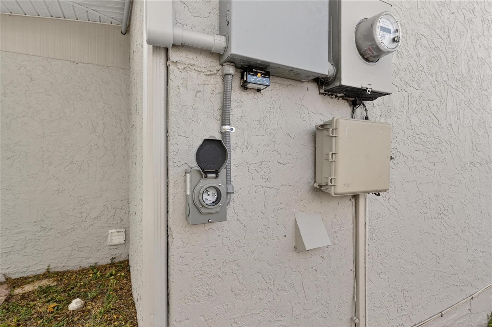 CROSS BAYOU ESTATES 1ST ADD - Residential