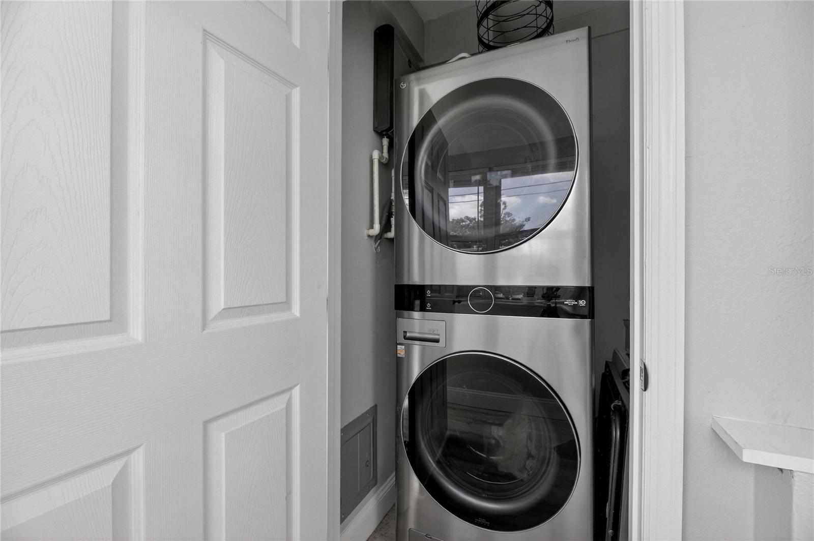 CROSS BAYOU ESTATES 1ST ADD - Residential