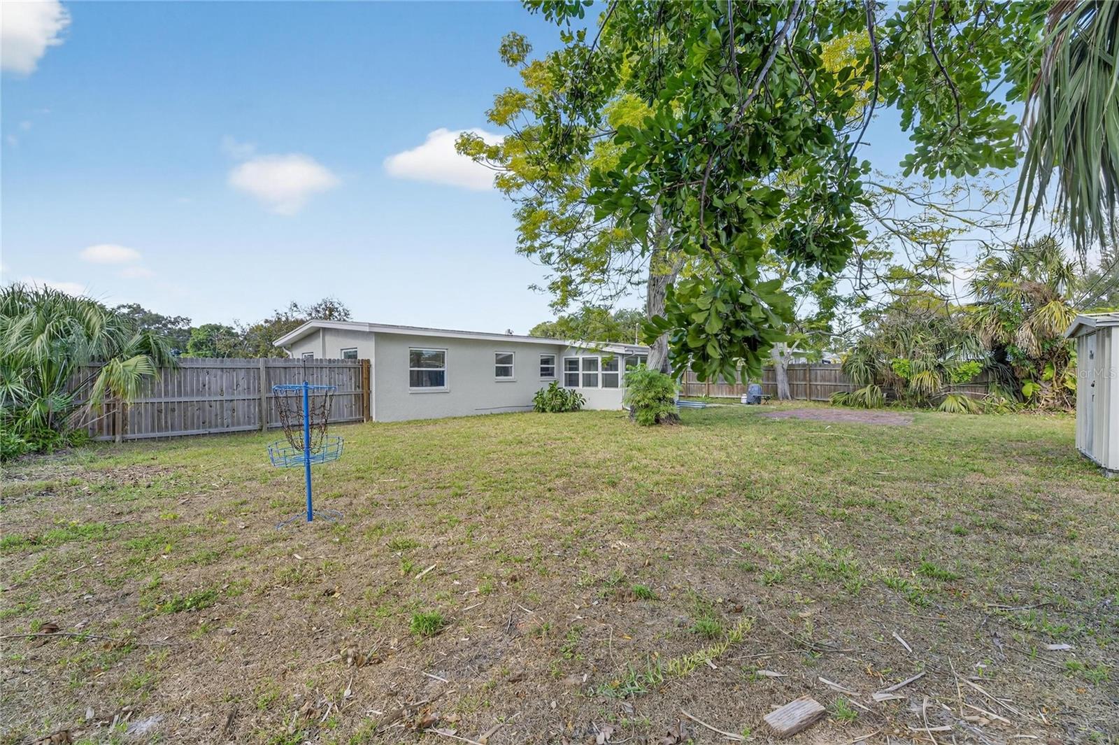 CROSS BAYOU ESTATES 1ST ADD - Residential