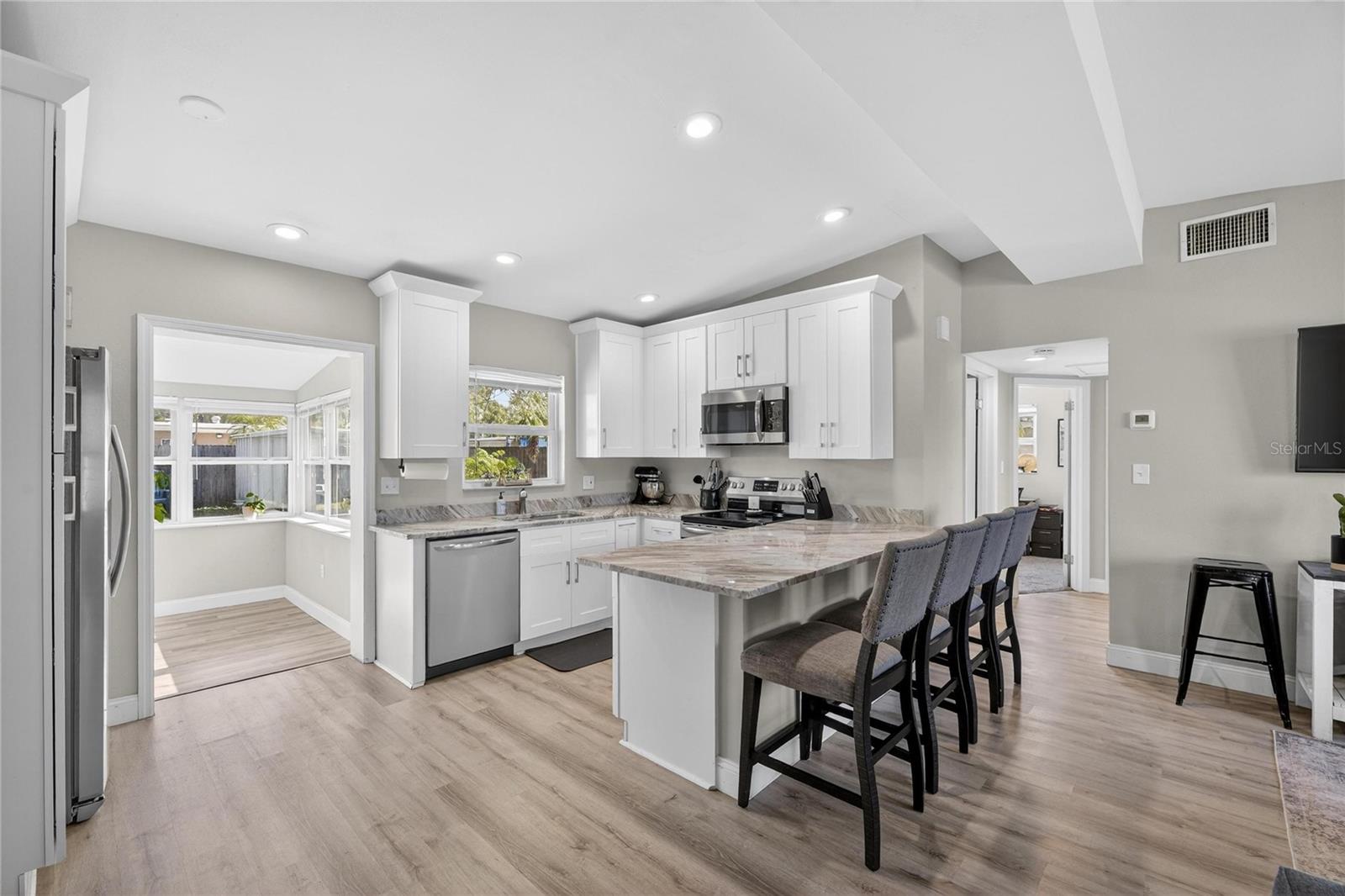 CROSS BAYOU ESTATES 1ST ADD - Residential