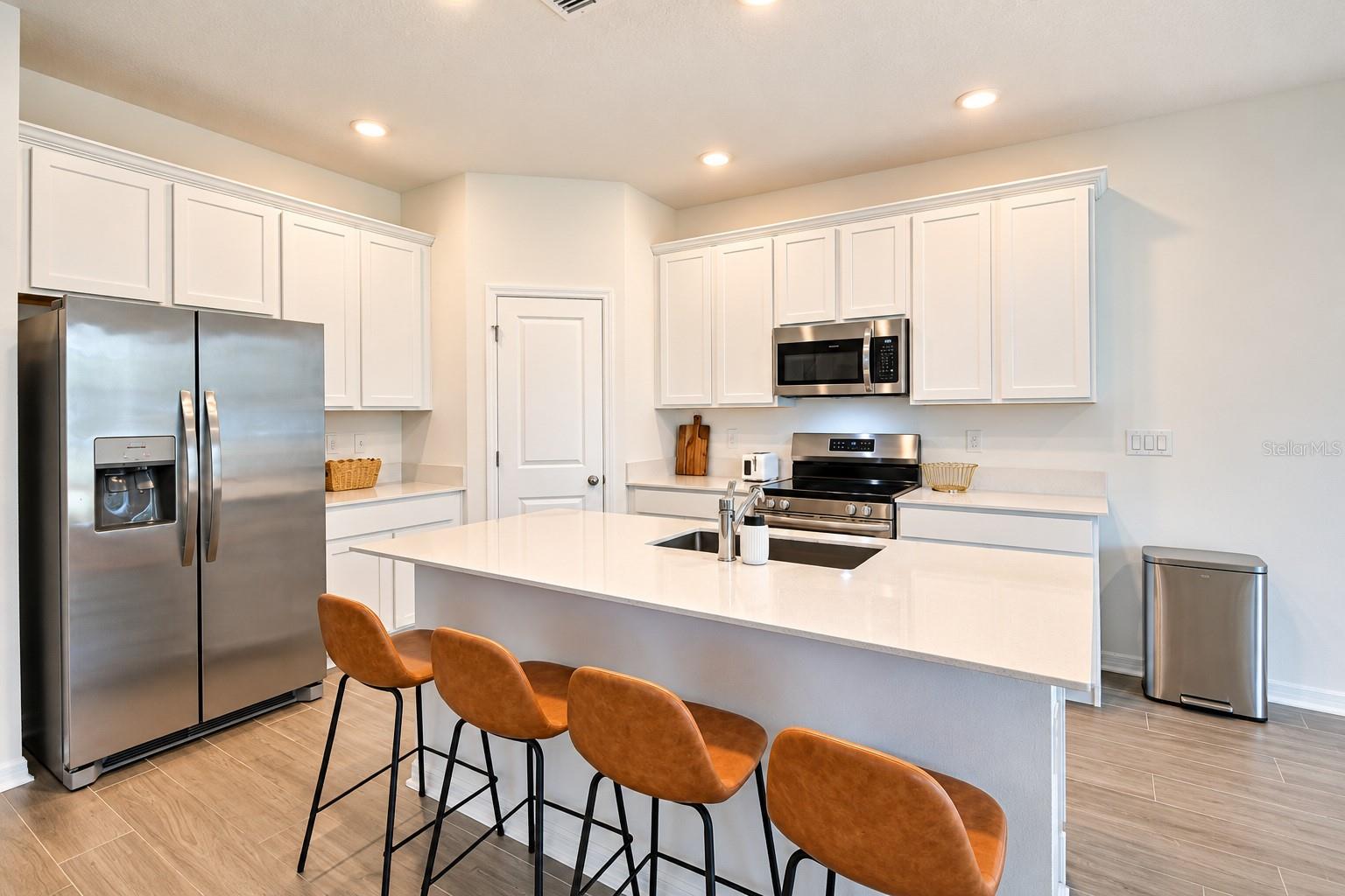 3975 WILLOWBROOK DRIVE