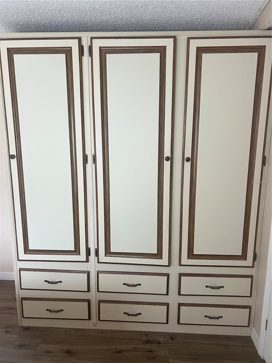 HOLIDAY PARK - Residential