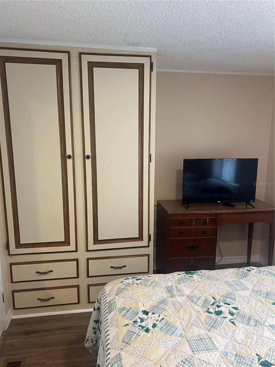 HOLIDAY PARK - Residential