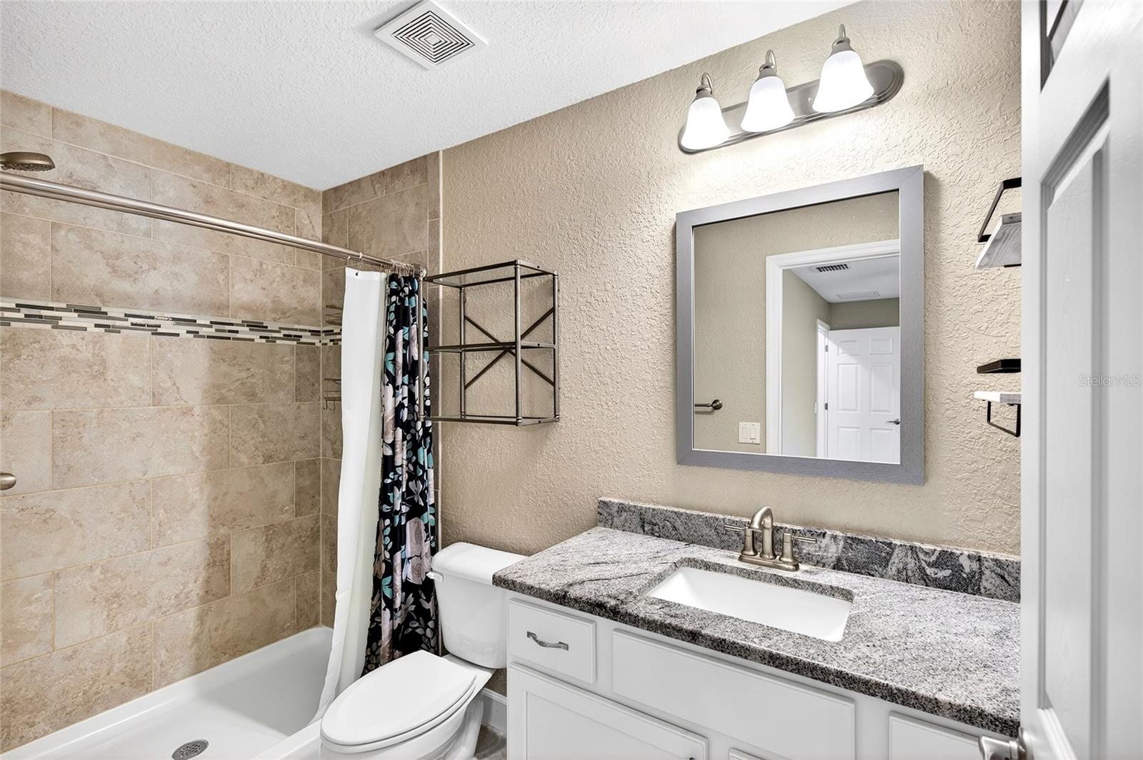 MARION OAKS UN 5 - Residential Lease