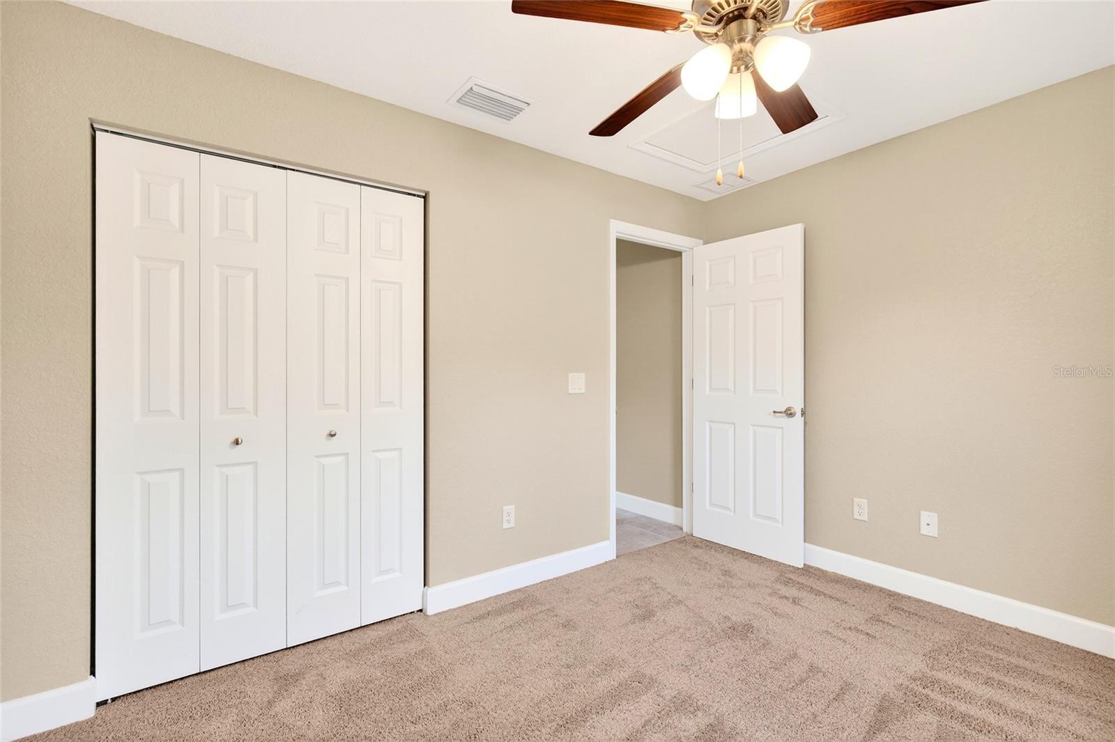 MARION OAKS UN 5 - Residential Lease