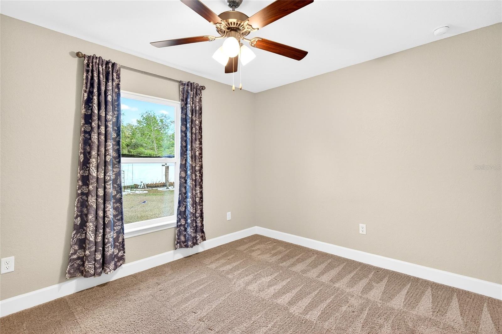 MARION OAKS UN 5 - Residential Lease