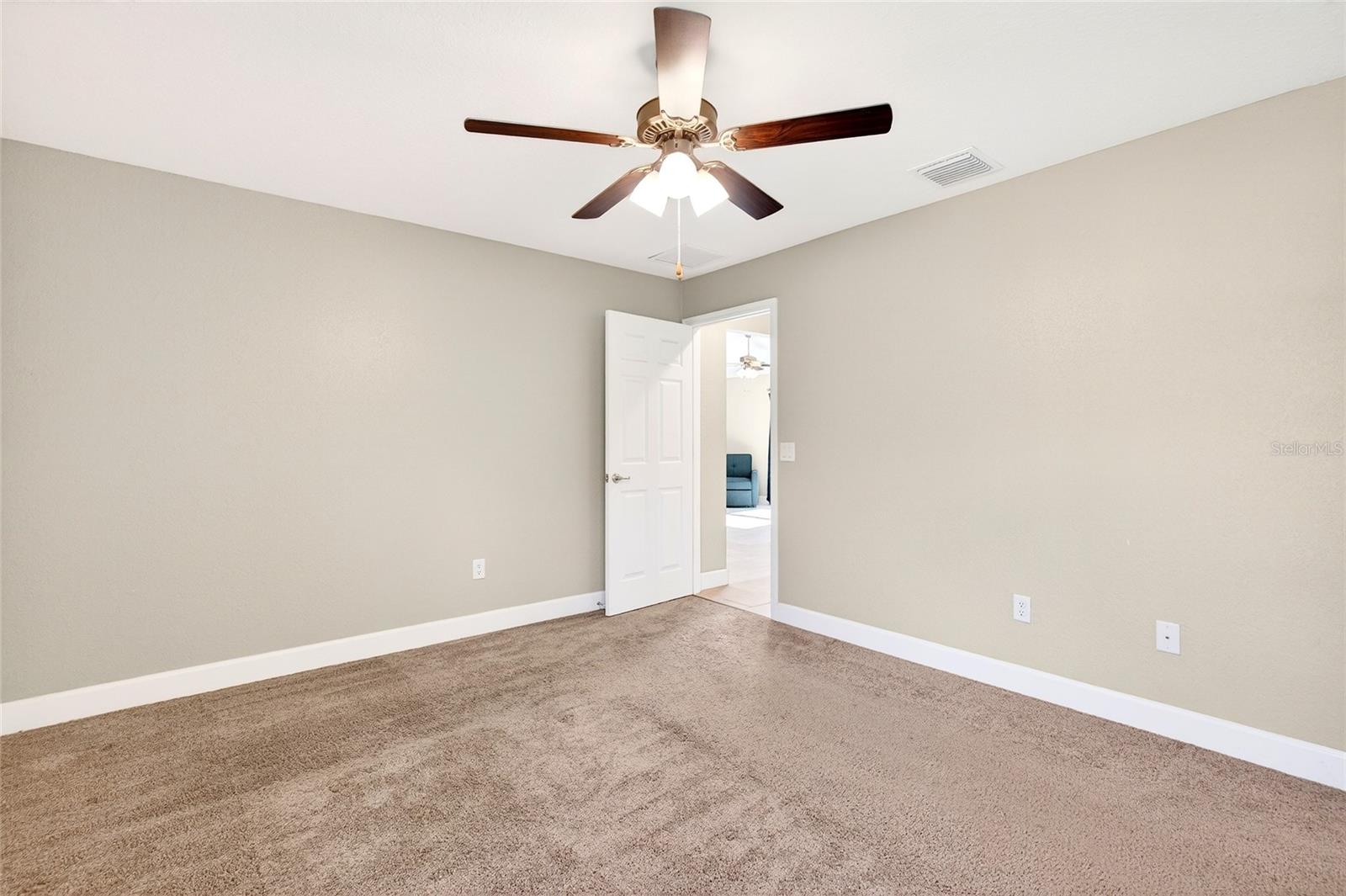 MARION OAKS UN 5 - Residential Lease