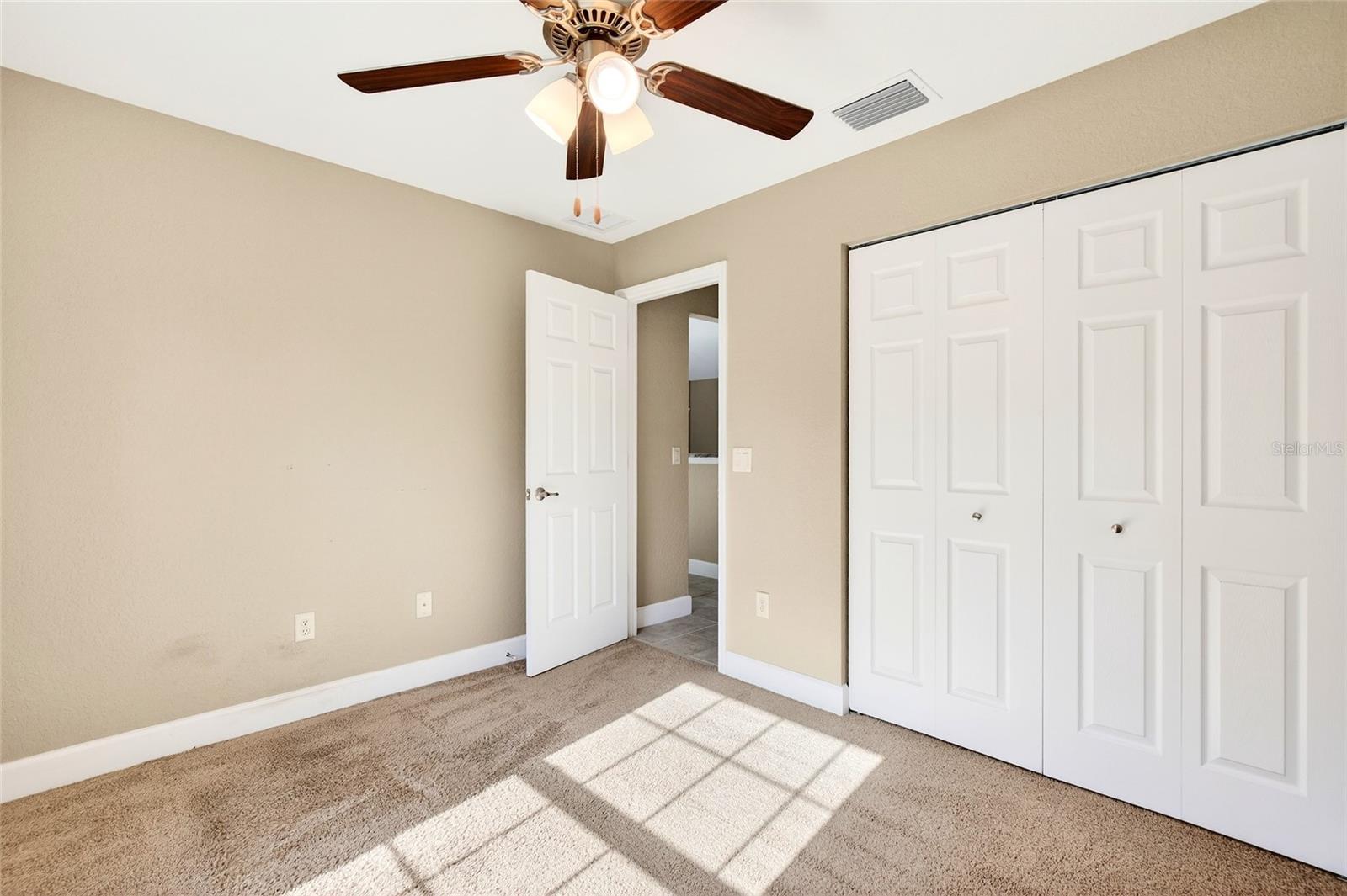 MARION OAKS UN 5 - Residential Lease