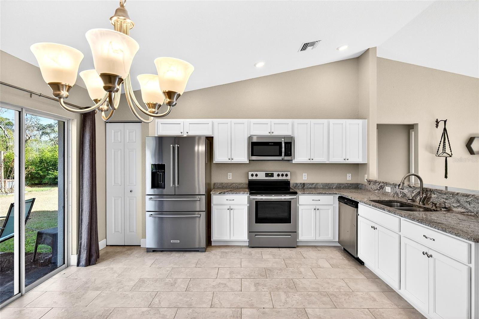 MARION OAKS UN 5 - Residential Lease