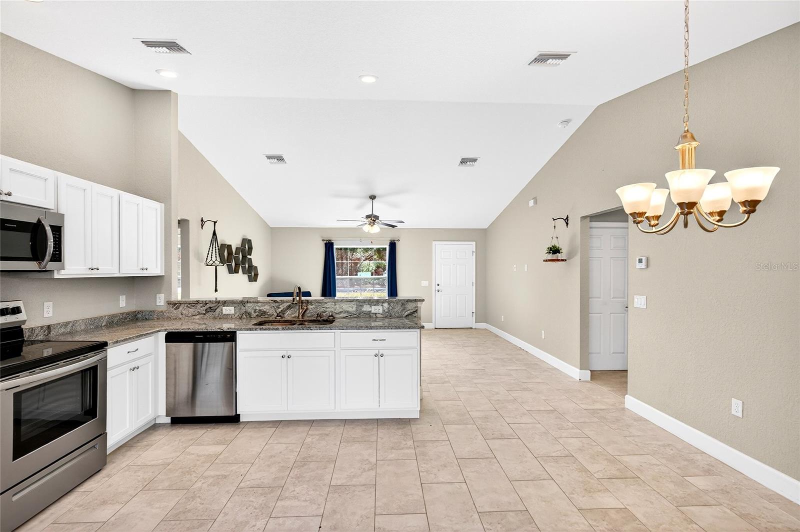 MARION OAKS UN 5 - Residential Lease