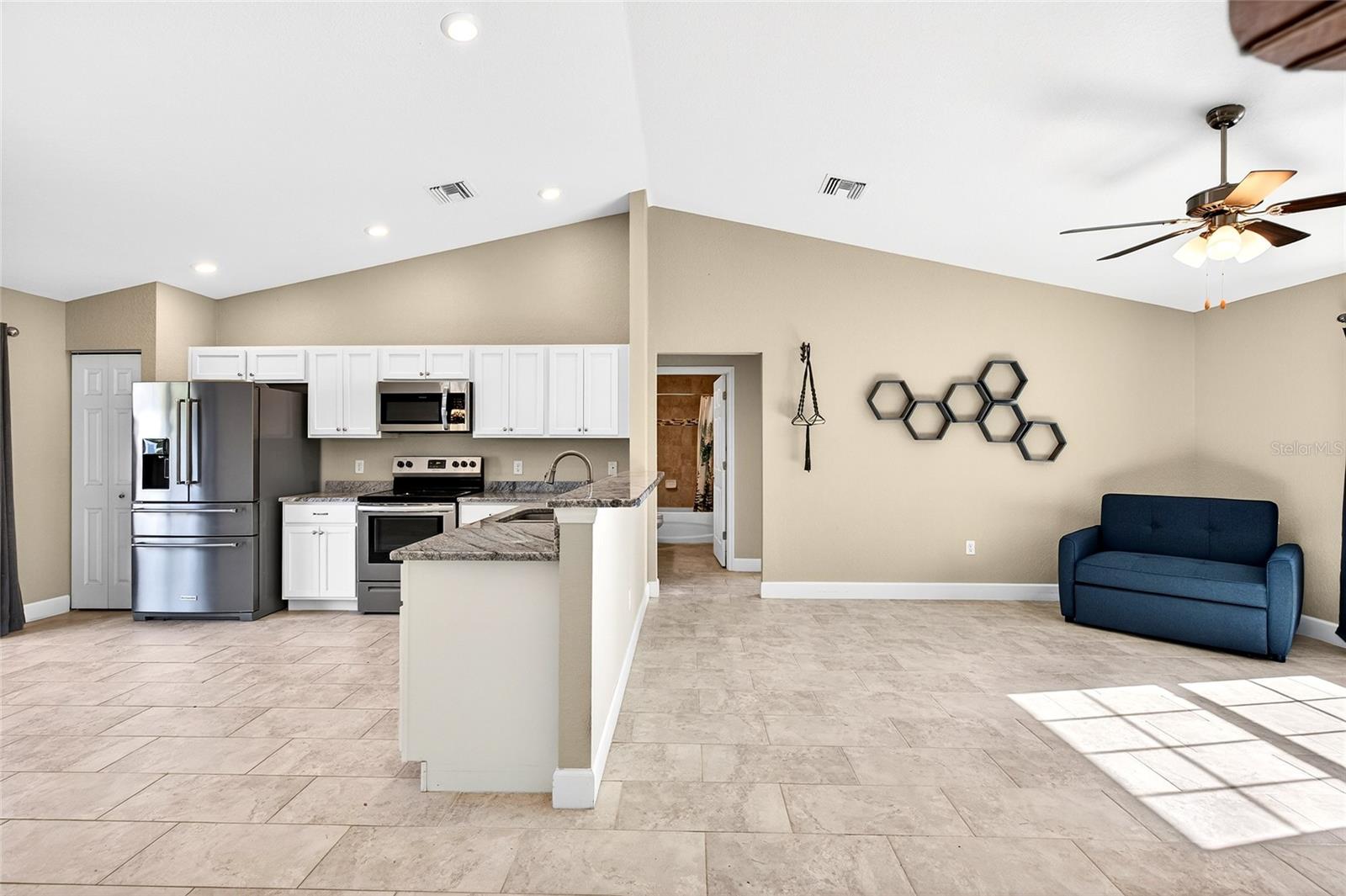 MARION OAKS UN 5 - Residential Lease