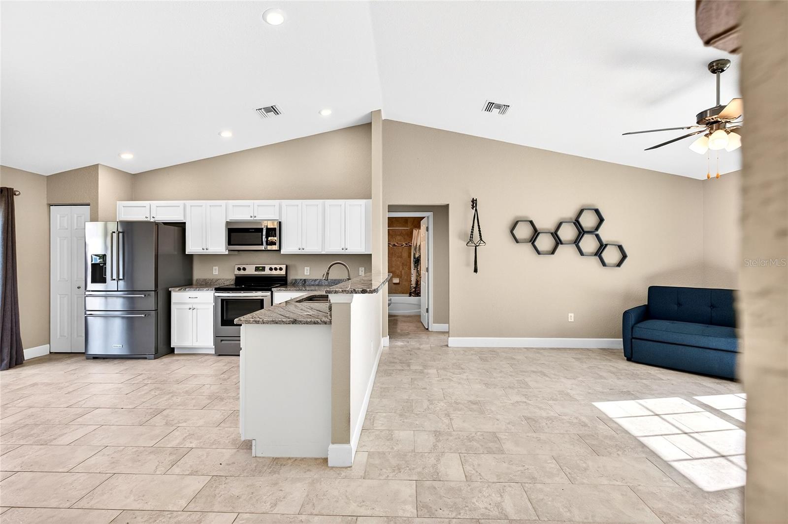 MARION OAKS UN 5 - Residential Lease