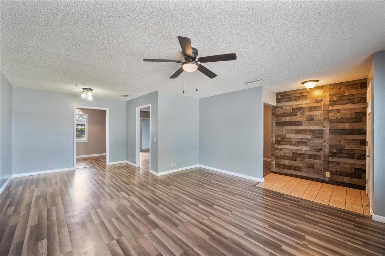 ELOISE WOODS LAKE MARIAM UNIT - Residential