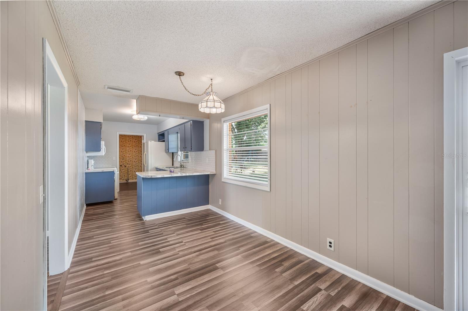 ELOISE WOODS LAKE MARIAM UNIT - Residential