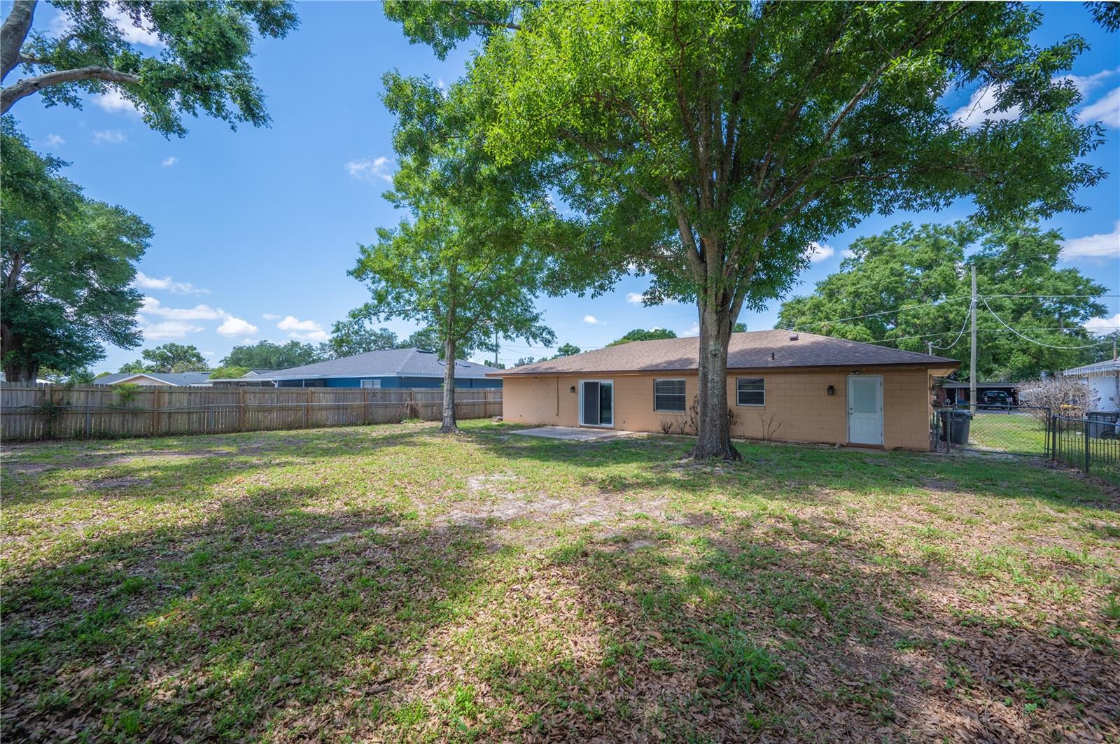ELOISE WOODS LAKE MARIAM UNIT - Residential
